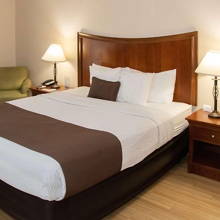 Best Western I-5 Inn & Suites Lodi Bagian luar foto