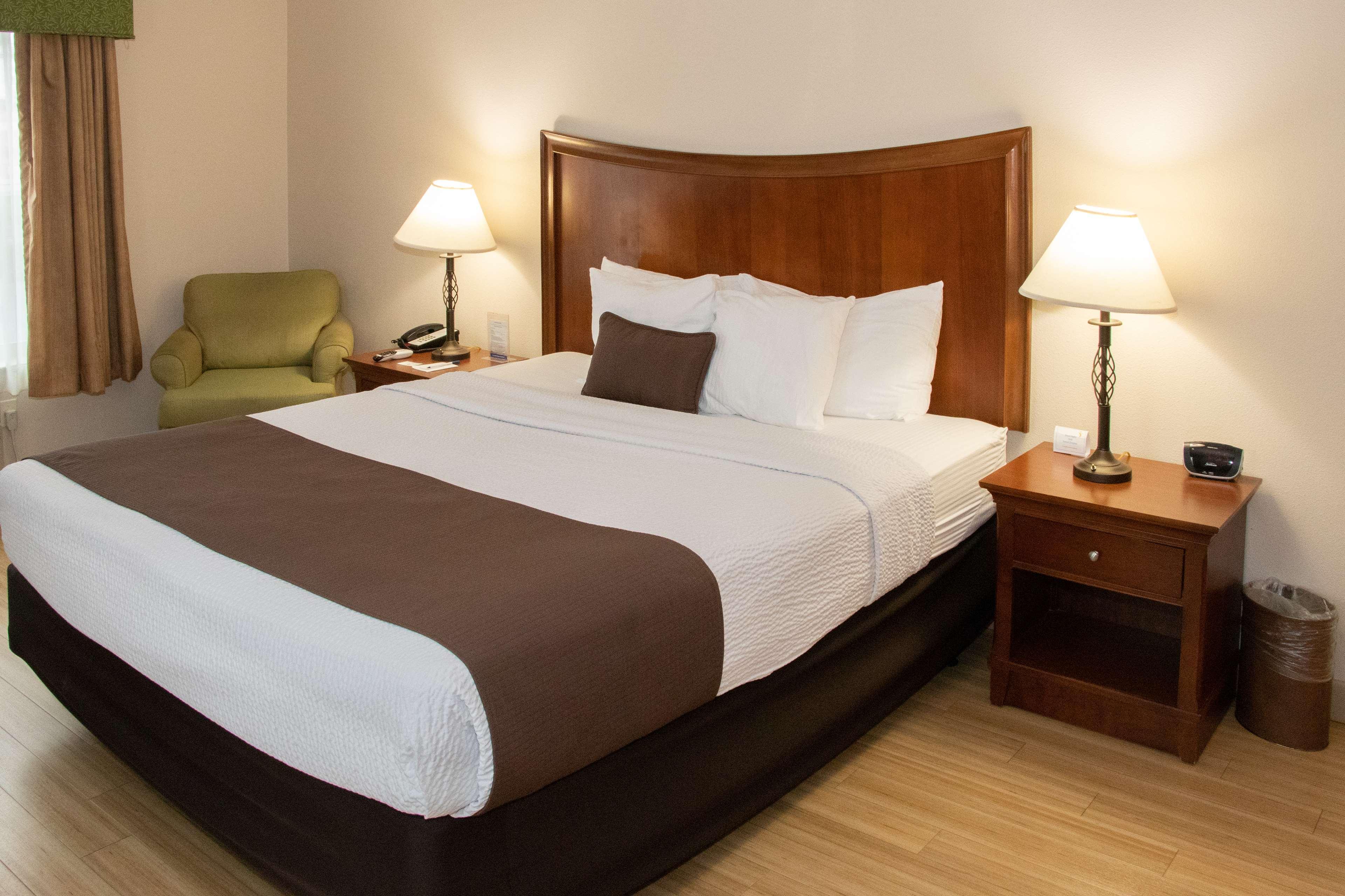 Best Western I-5 Inn & Suites Lodi Bagian luar foto