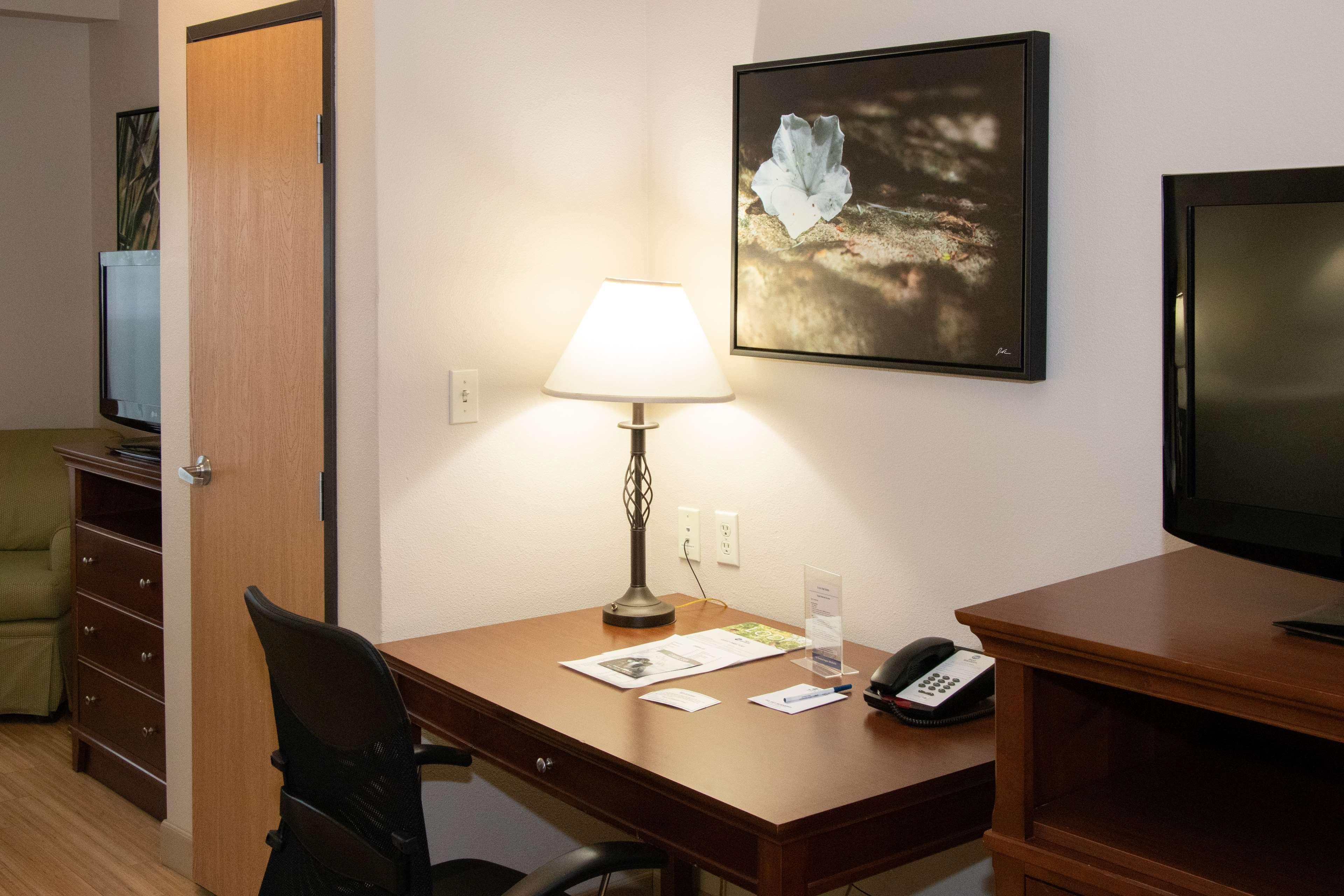 Best Western I-5 Inn & Suites Lodi Bagian luar foto