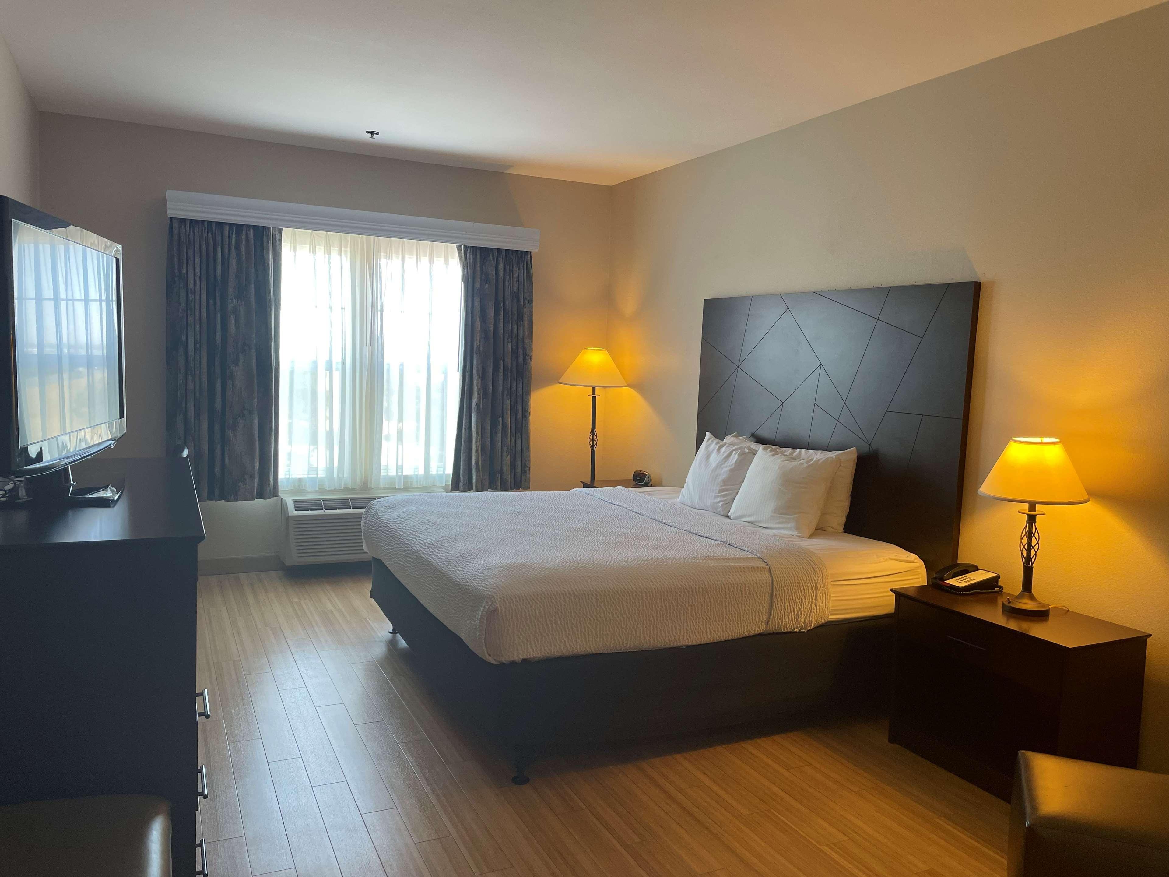 Best Western I-5 Inn & Suites Lodi Bagian luar foto