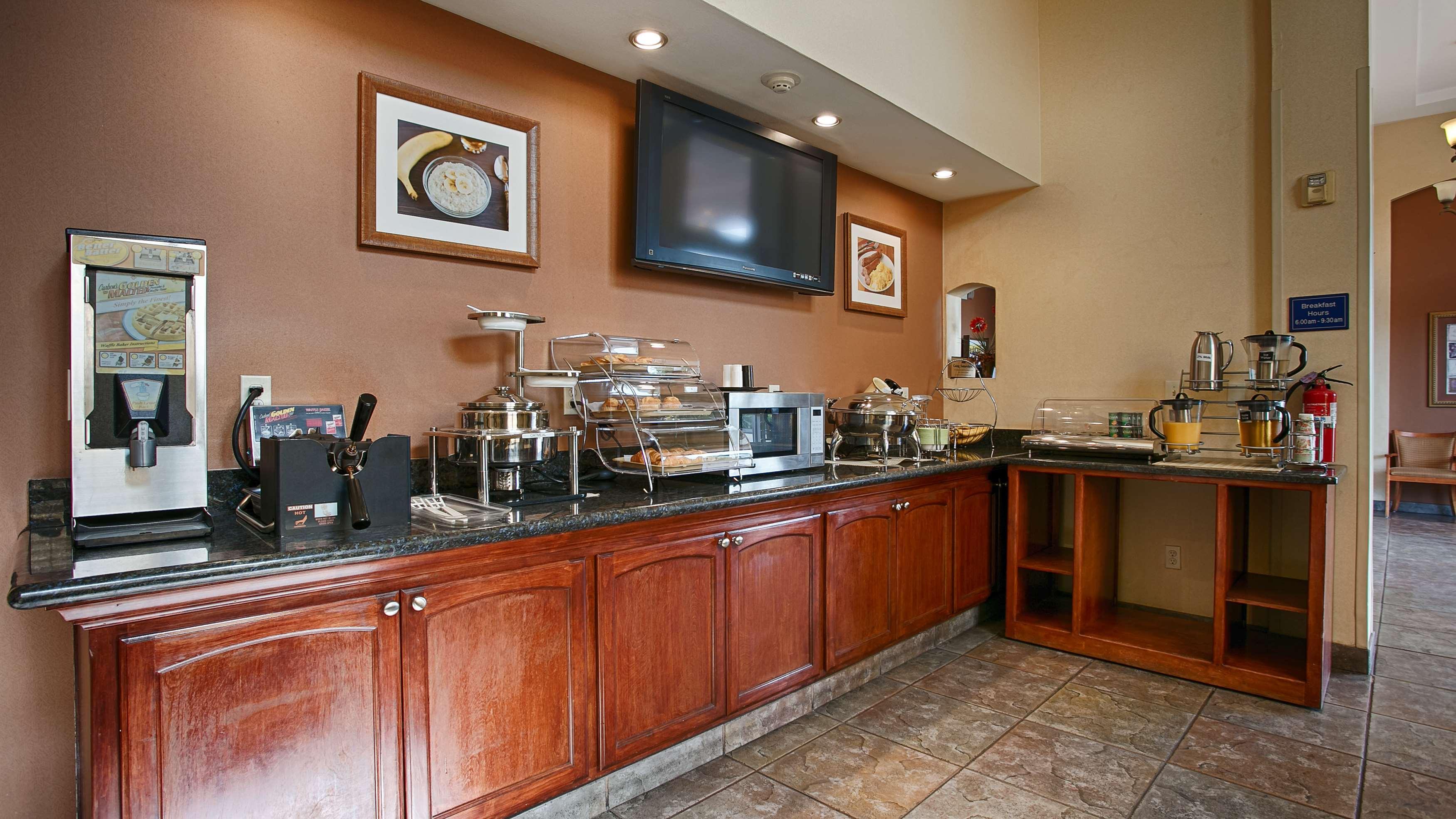 Best Western I-5 Inn & Suites Lodi Bagian luar foto