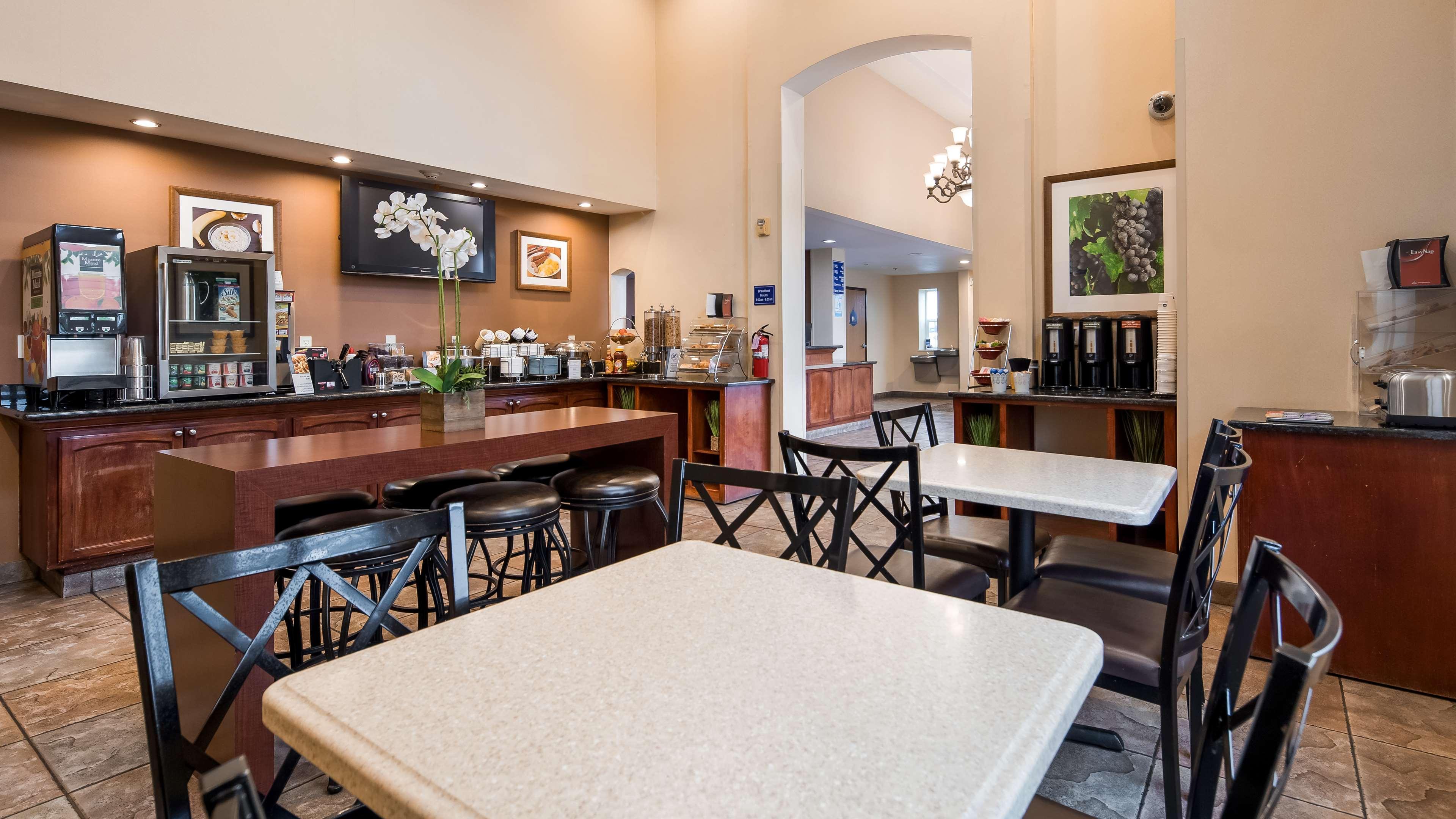 Best Western I-5 Inn & Suites Lodi Bagian luar foto